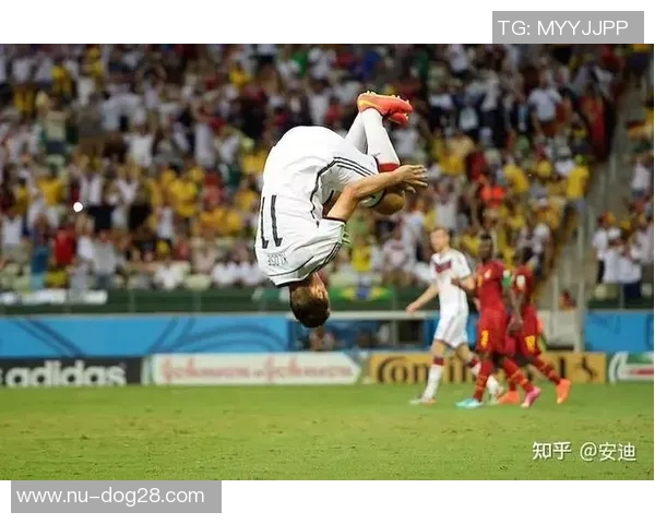 激情四射的足球场上,球星们精彩瞬间定格,展现超凡技艺与赛场魅力 激情四射的足球场上,球星们精彩瞬间定格,展现超凡技艺与赛场魅力